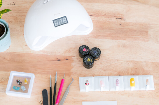 Hana Lino(ハナリノ)のネイルチップ制作に使用する道具